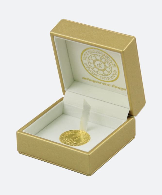 Jacopo Coin - Custom gold coin packaging with leather and fabric by manufacturer