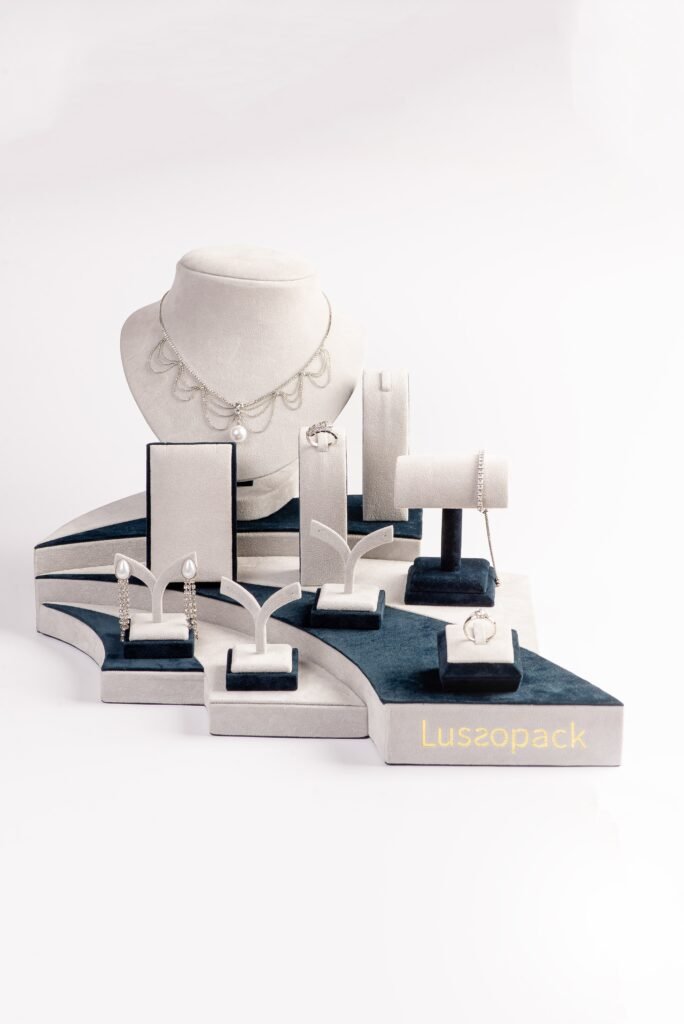 Rosa - Custom dark blue jewelry display with velvet made by wholesale supplier
