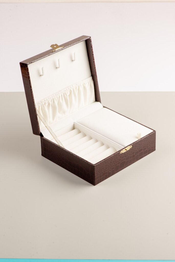 Zoey - Jewelry Case in Brown, Premium Velvet and Custom Paper | Manufacturer & Wholesale Supplier